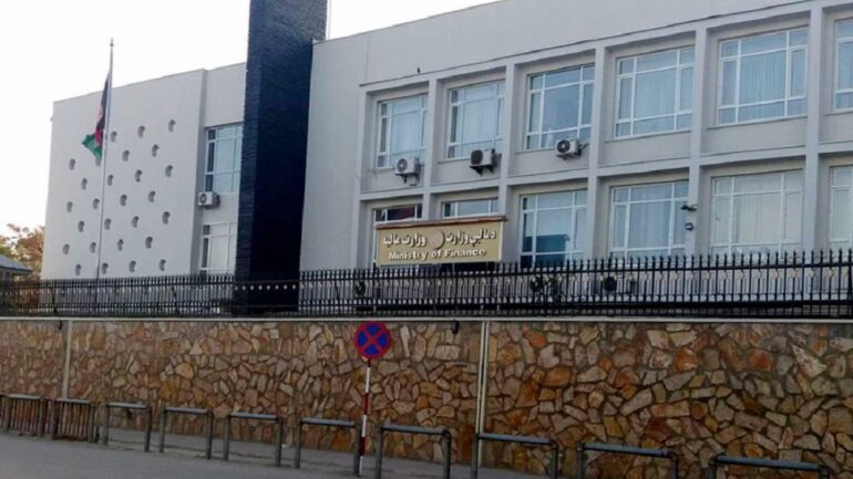 Afghanistan Faces $1.4 Billion in Foreign Debt amid Economic Downturn