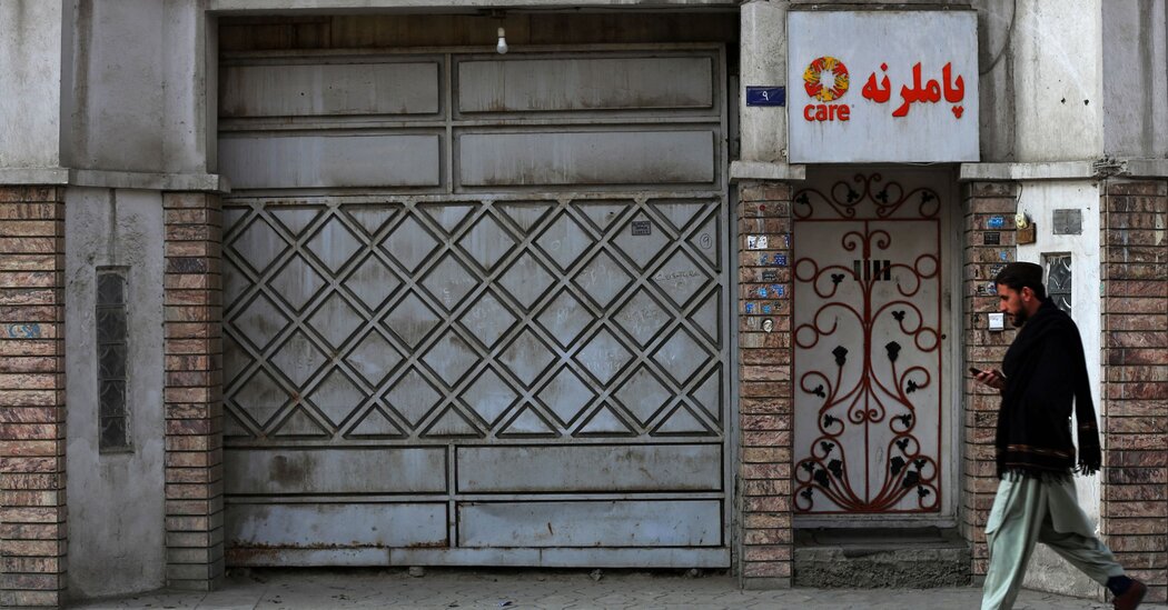 Aid Groups in Afghanistan Suspend Work After Taliban Bar Female Staff