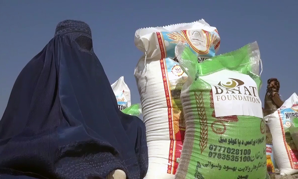Bayat Foundation continues Ramadan campaign, provides aid to Laghman families