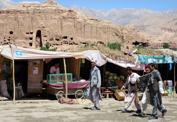 Regional Crises Are Dealing a Heavy Blow to Afghanistan&rsquo;s Fragile Economy